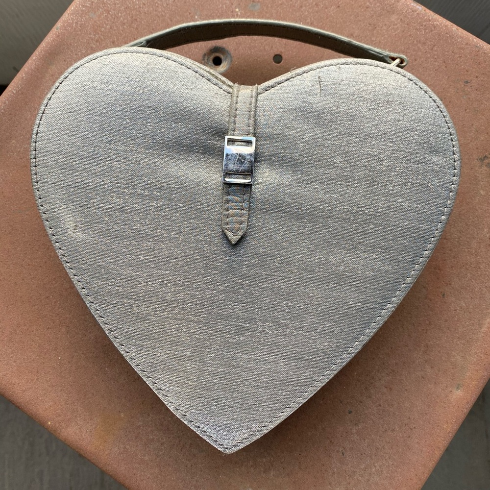 Cute vintage box purse